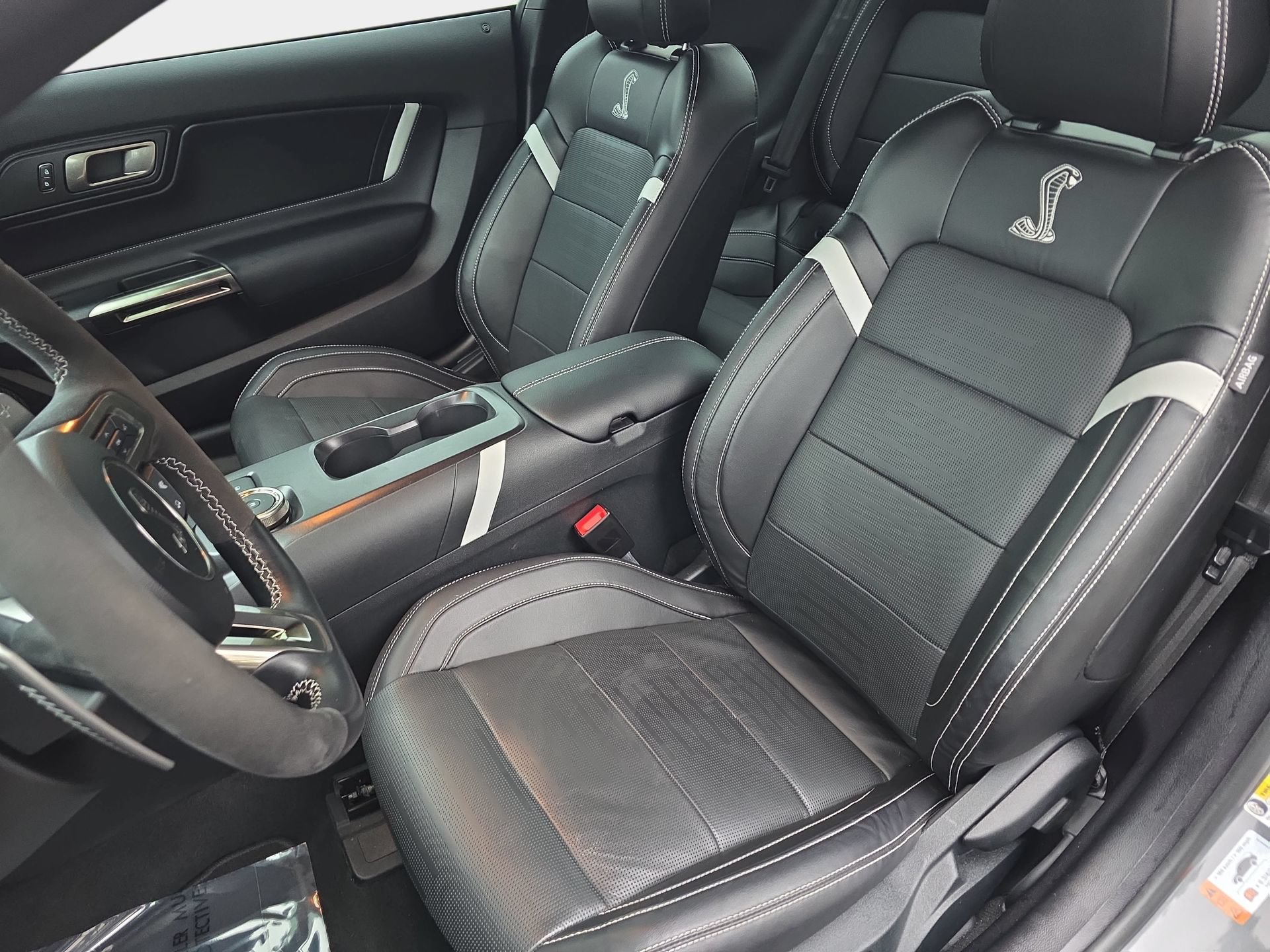 Used 2022 Ford Mustang Shelby GT500 w/ Technology Package RWD image 14