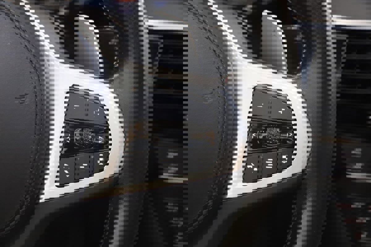 Used 2023 BMW M550i xDrive w/ Executive Package image 46