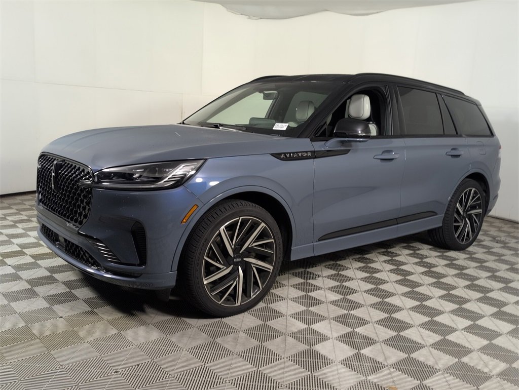 New 2025 Lincoln Aviator Black Label w/ Black Label Special Edition image 3
