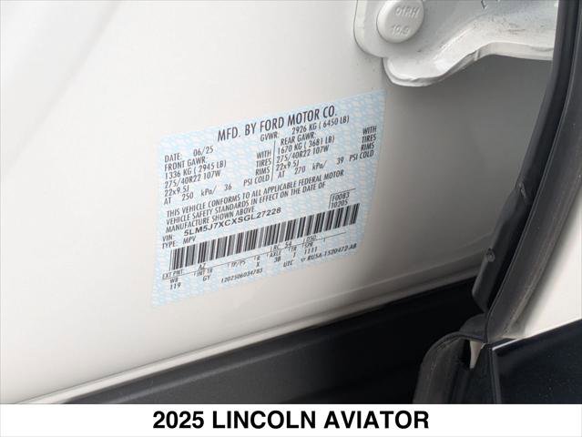 Used 2025 Lincoln Aviator Reserve w/ Equipment Group 201A AWD/4WD image 27