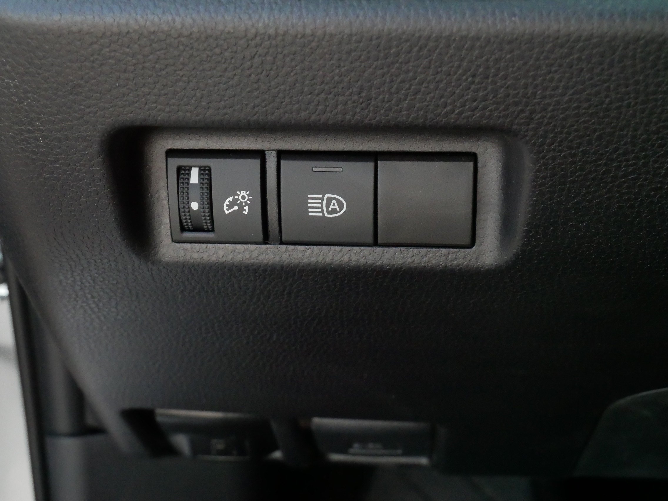 Certified 2025 Toyota RAV4 XLE AWD/4WD image 27