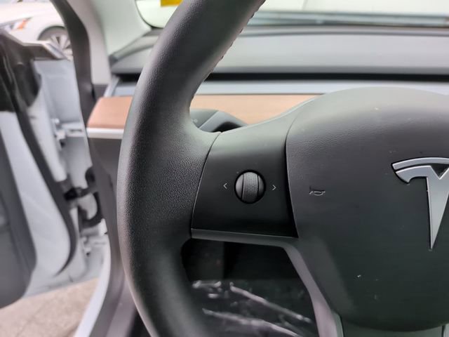 Used 2020 Tesla Model 3 Long Range image 19