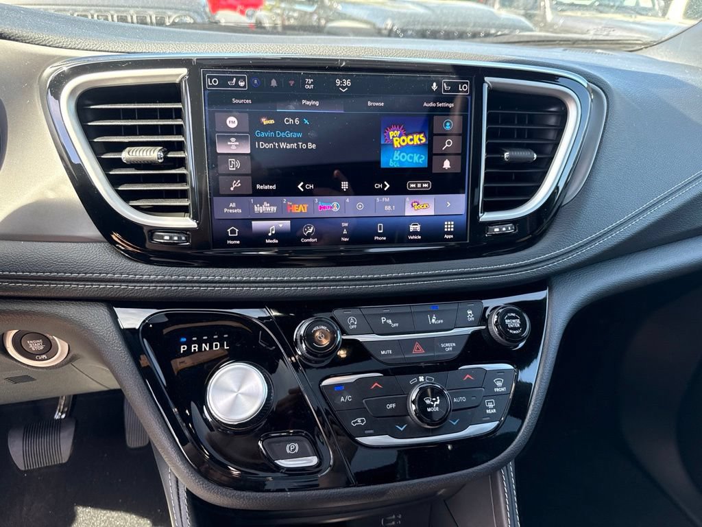New 2027 Chrysler Pacifica Limited AWD/4WD image 12