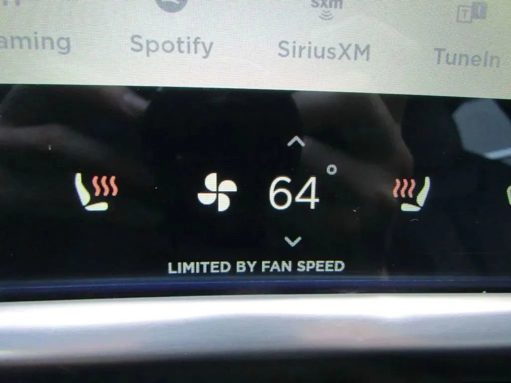 Used 2015 Tesla Model S 85D image 27