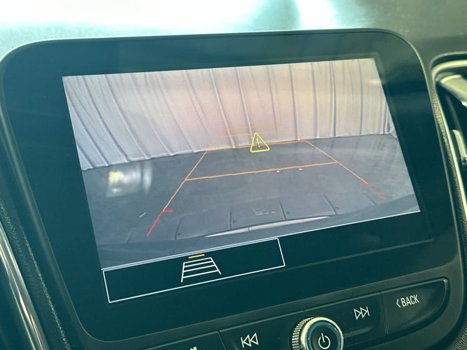 Used 2021 Chevrolet Malibu LT FWD image 19
