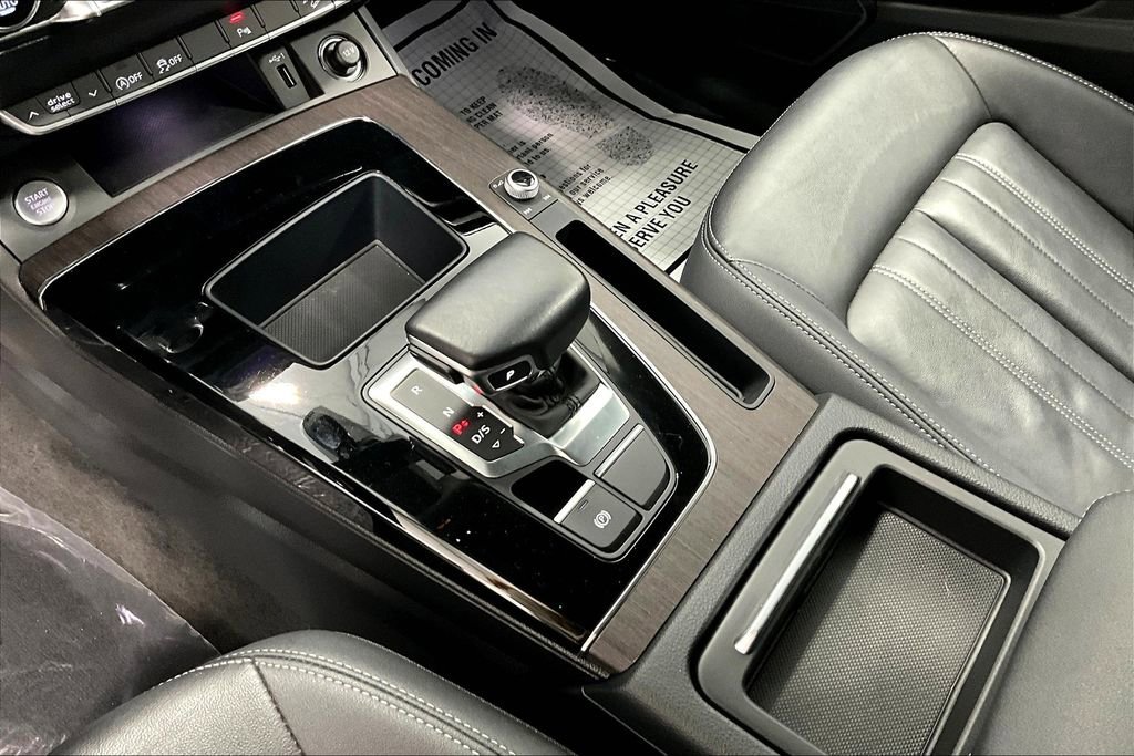 Used 2022 Audi Q5 2.0T Premium w/ Convenience Package image 17