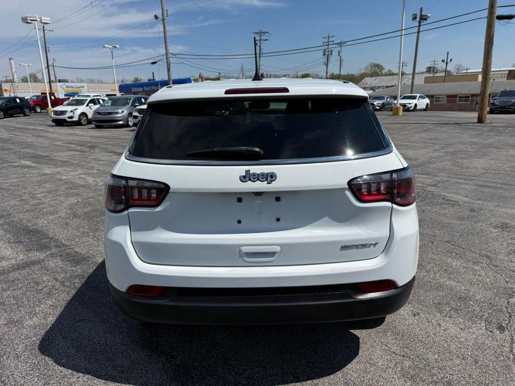 Used 2022 Jeep Compass Sport FWD image 9