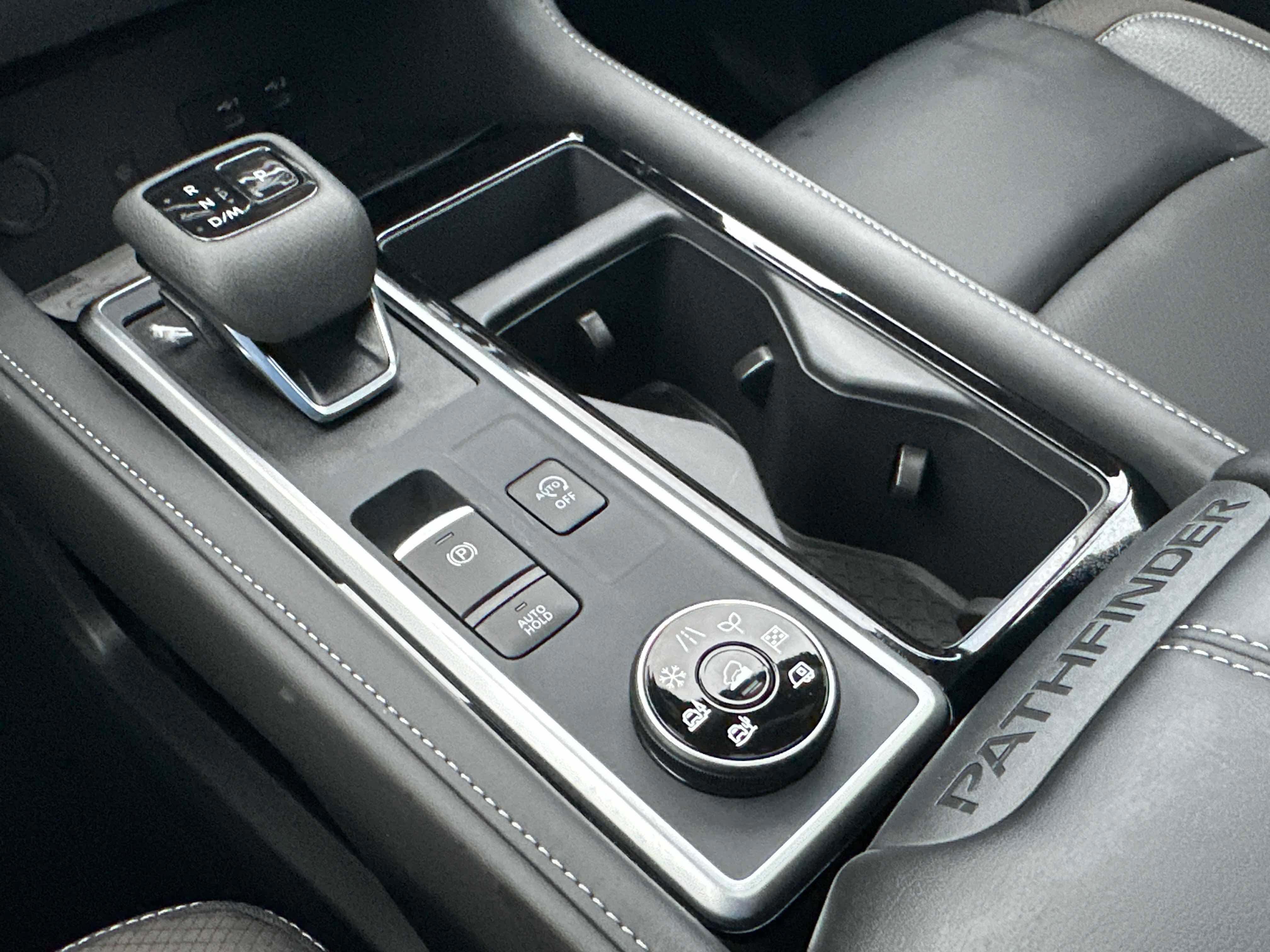 New 2026 Nissan Pathfinder SL w/ SL Premium Package image 34