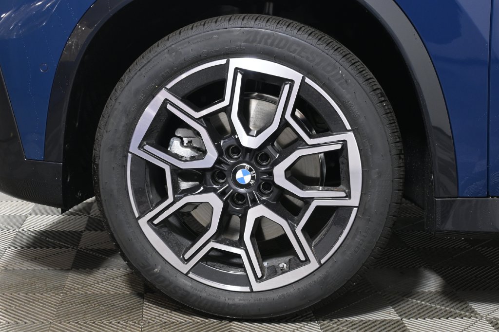 New 2026 BMW X1 xDrive28i w/ Technology Package AWD/4WD image 12