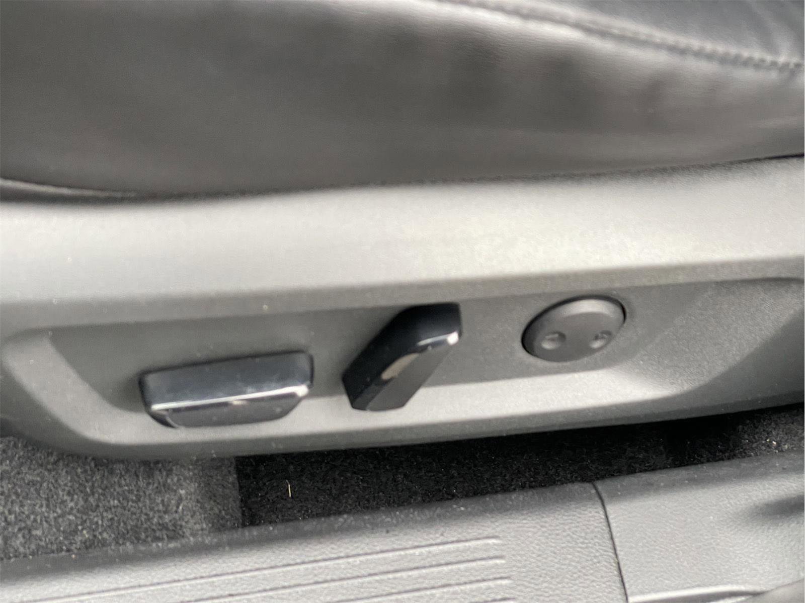 Used 2021 Nissan Rogue SV w/ Premium Package image 24