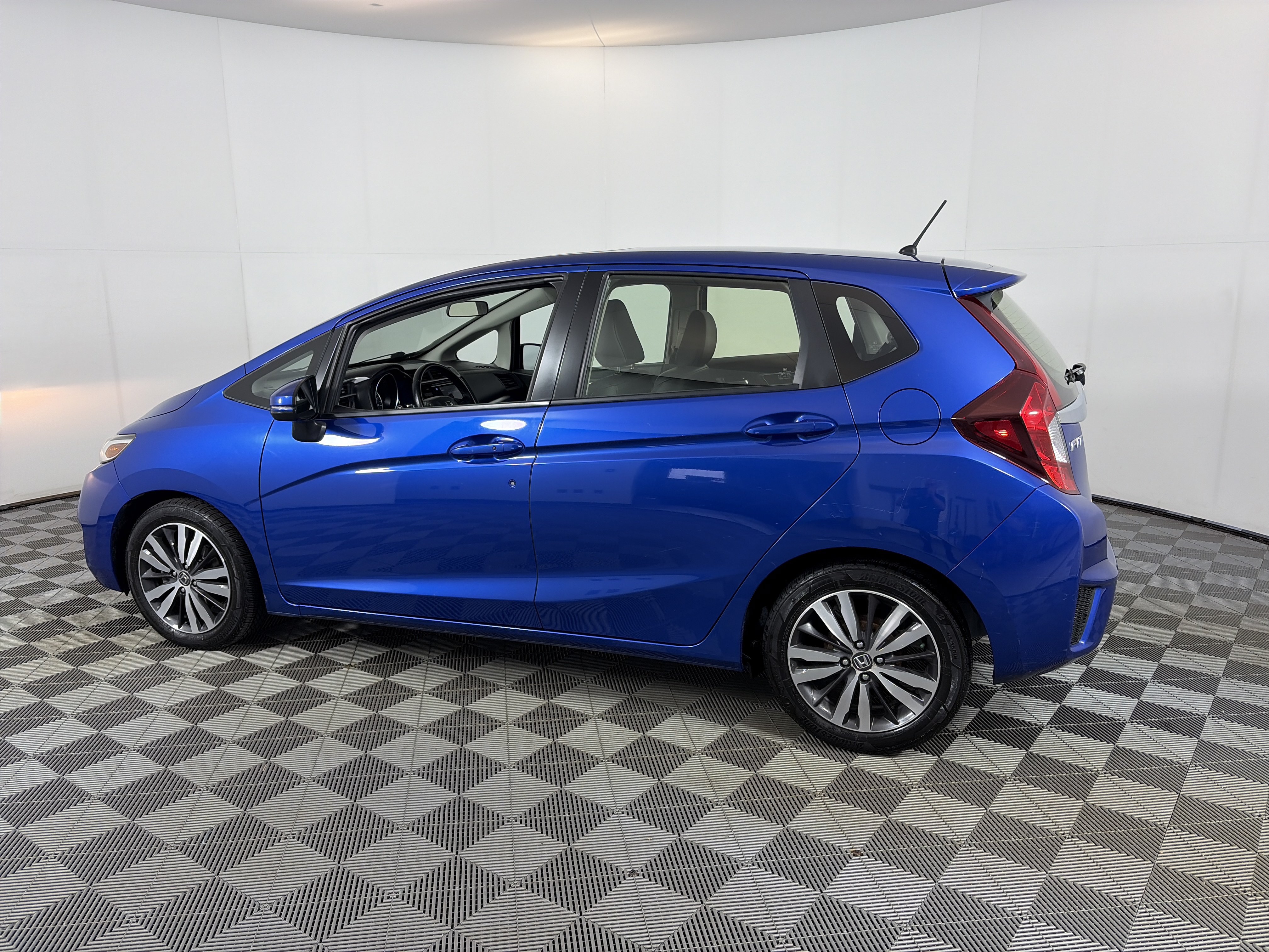 Used 2017 Honda Fit EX-L image 8