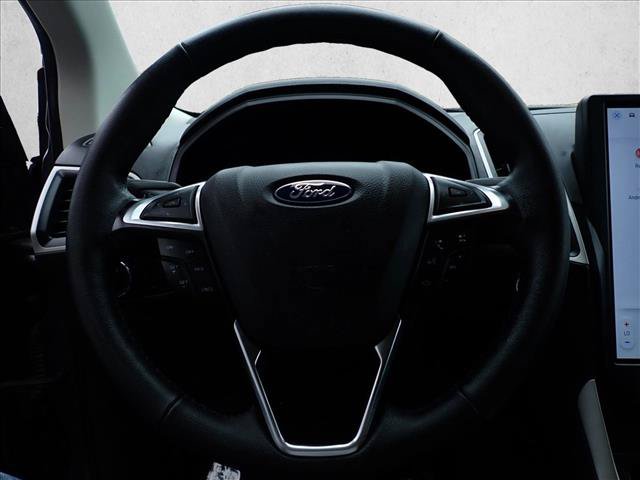 Used 2024 Ford Edge SEL AWD/4WD image 16