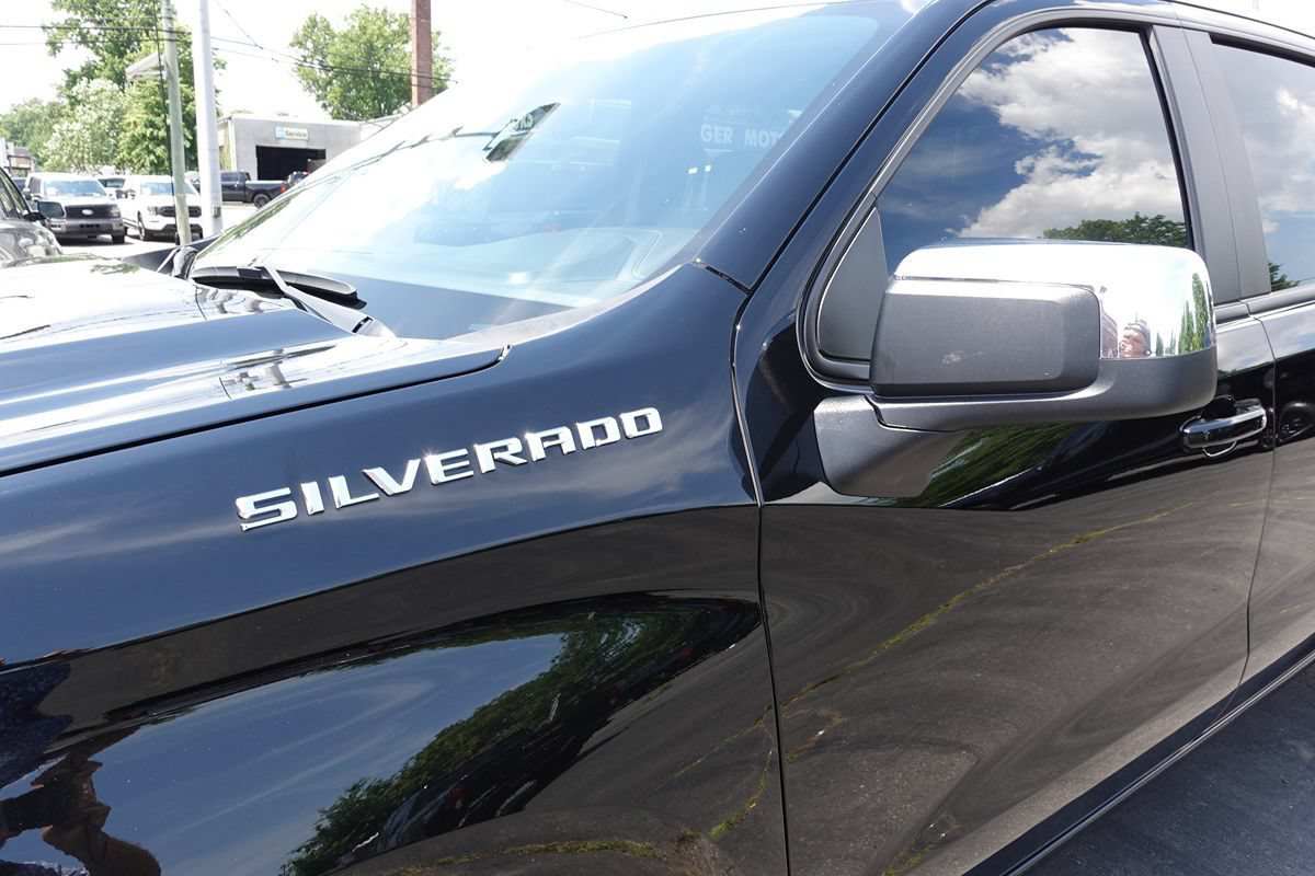 Used 2024 Chevrolet Silverado 1500 LT AWD/4WD image 7