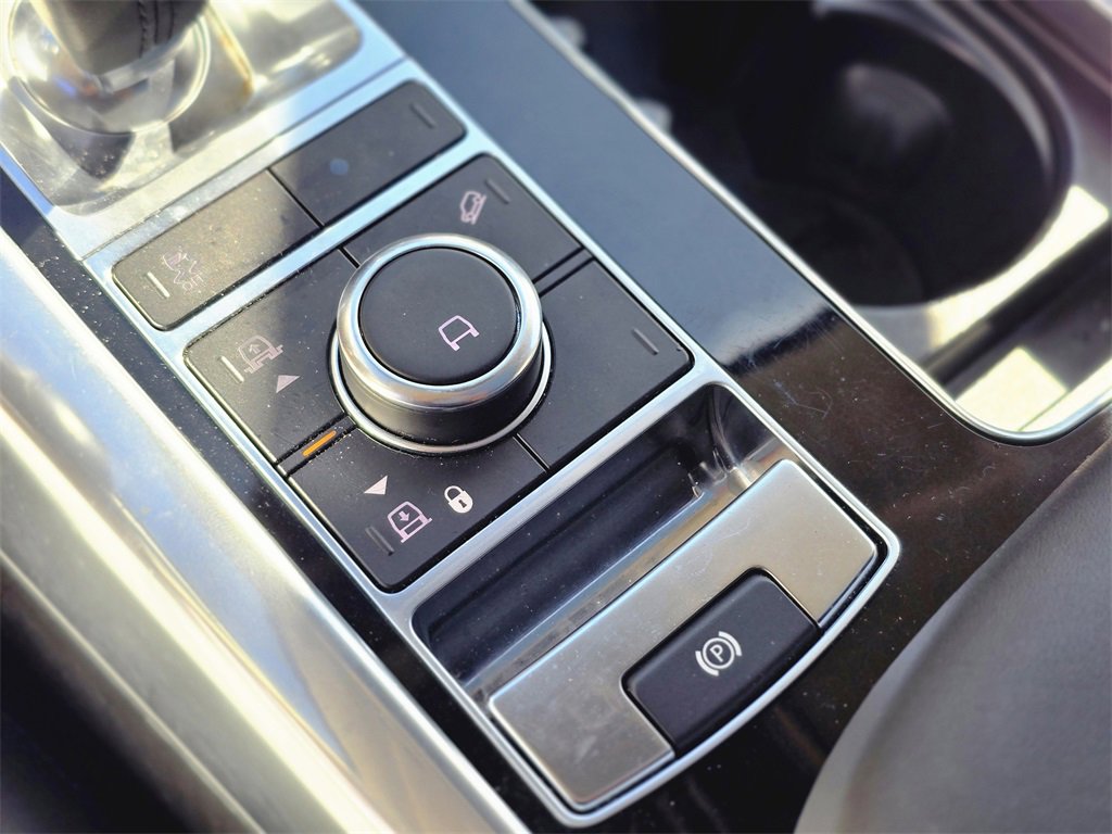 Used 2022 Land Rover Range Rover Sport HSE Silver Edition image 28