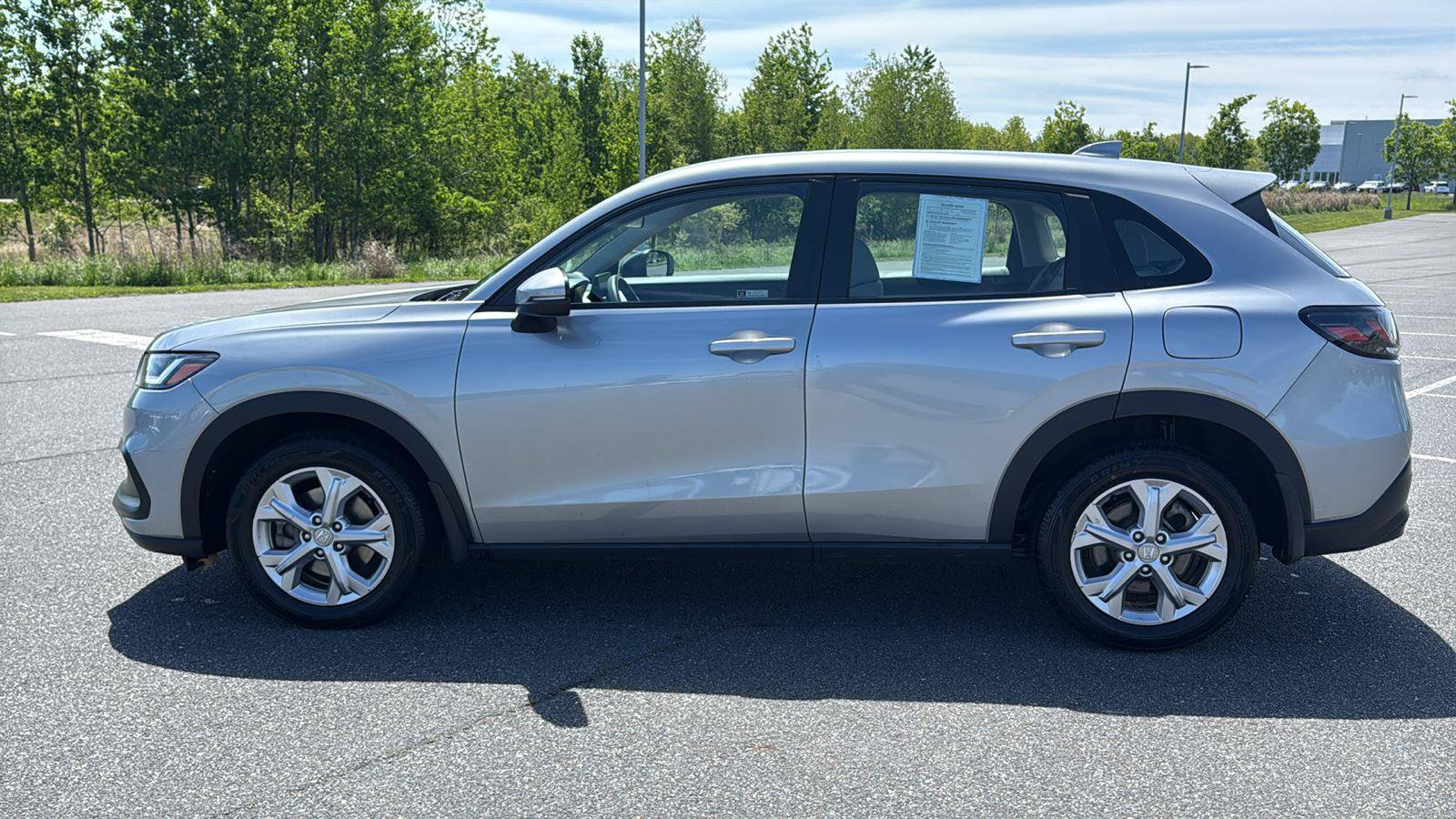 Used 2023 Honda HR-V LX image 11