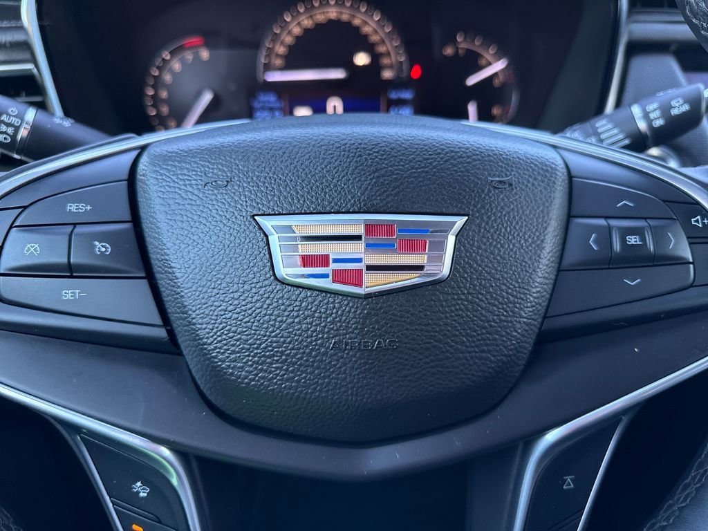 Used 2017 Cadillac XT5 Luxury image 32