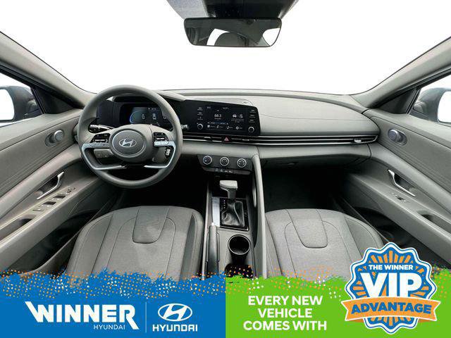 New 2025 Hyundai Elantra SE image 13