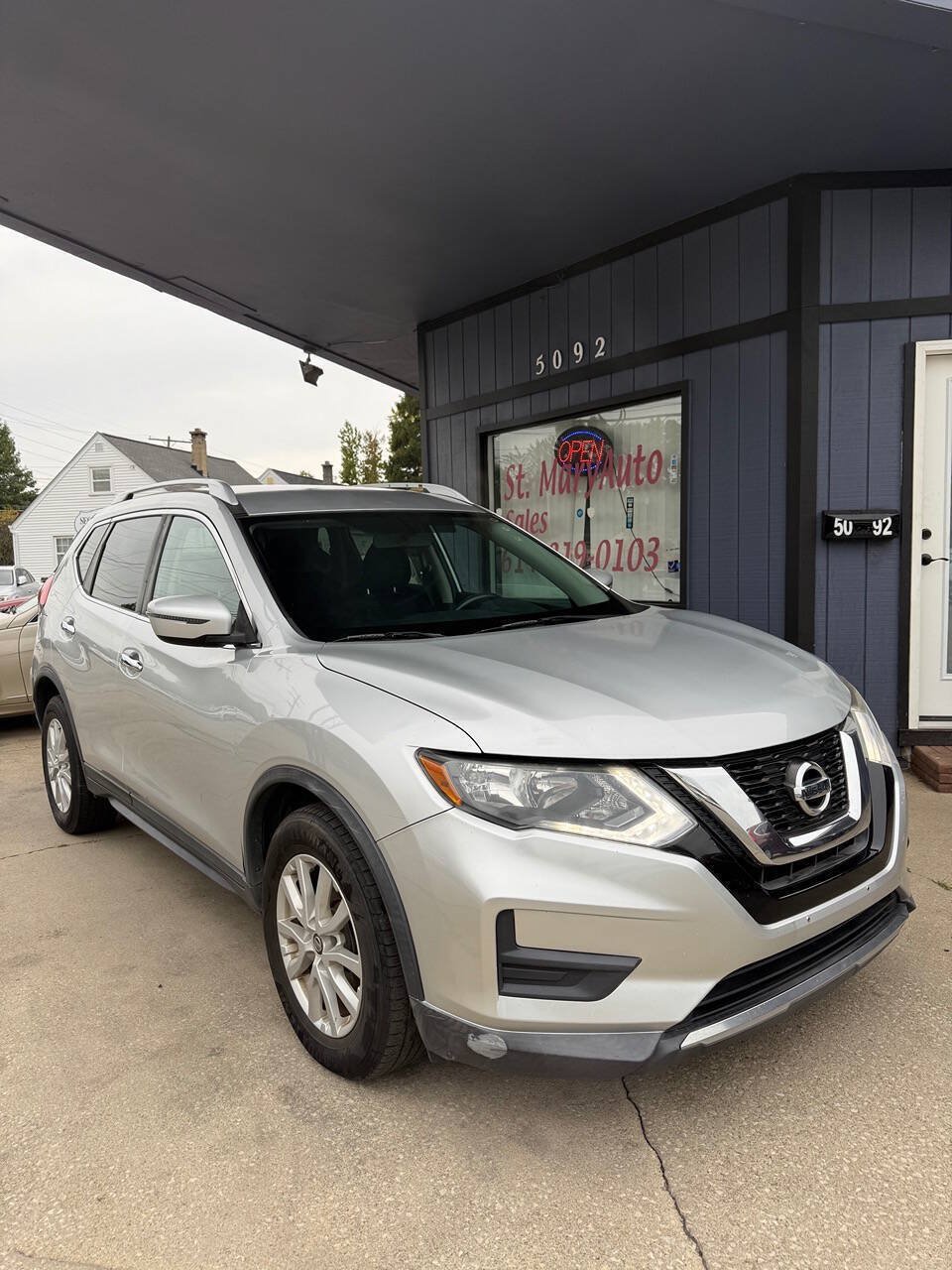 Used 2017 Nissan Rogue SV