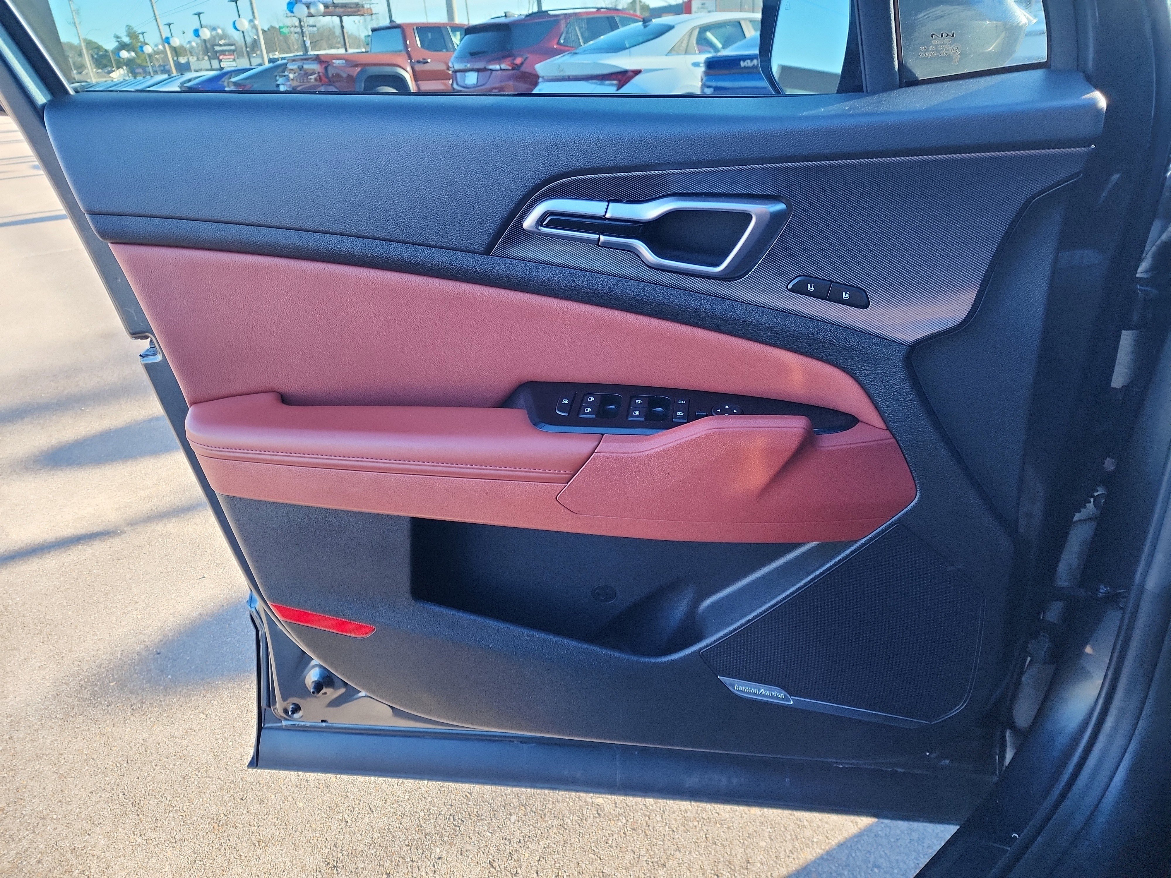 Certified 2023 Kia Sportage SX image 10