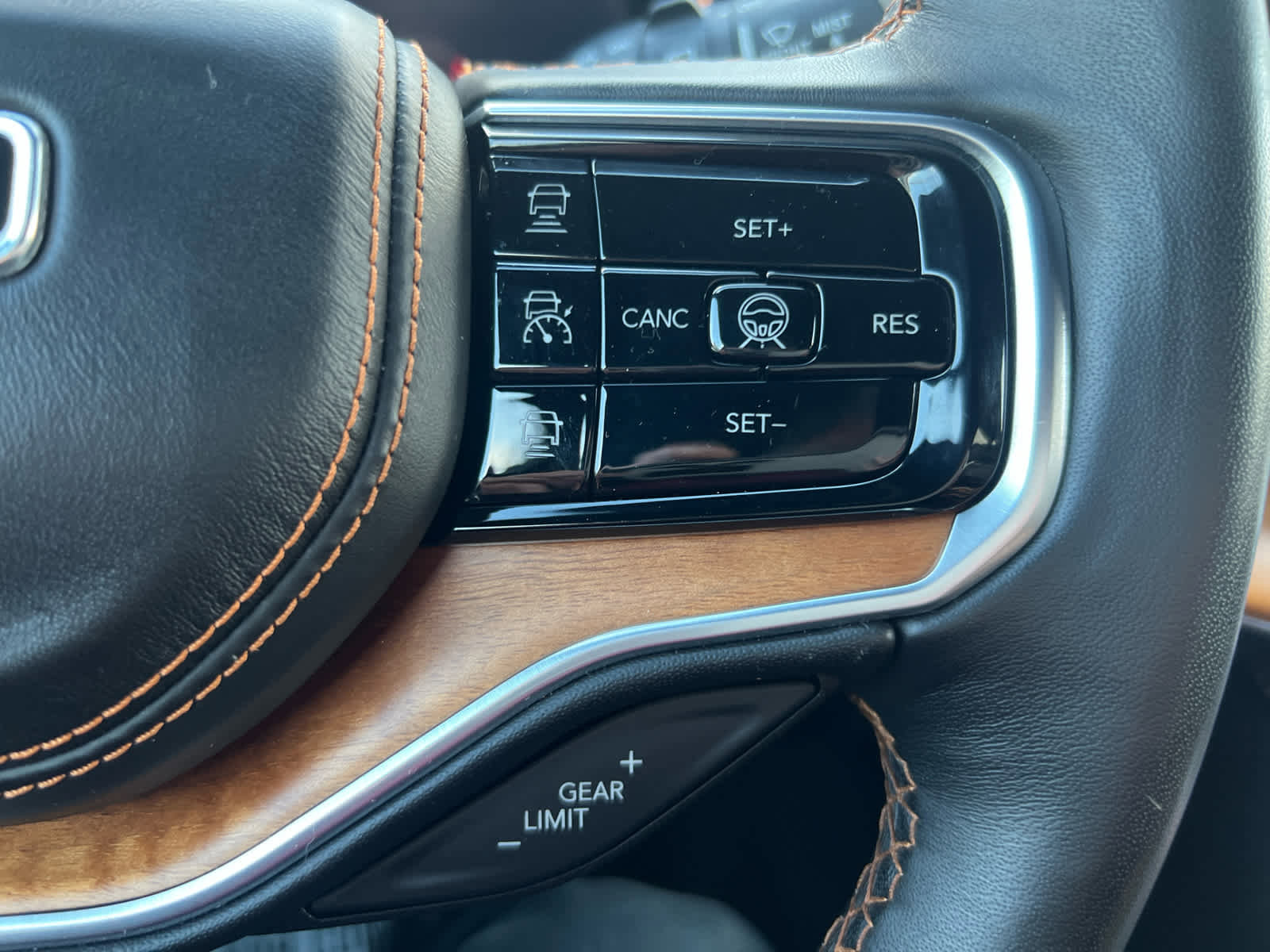 Used 2024 Jeep Grand Wagoneer L Series III image 22