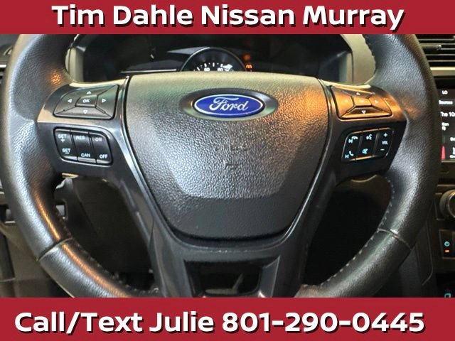 Used 2017 Ford Explorer XLT w/ Equipment Group 202A AWD/4WD image 27