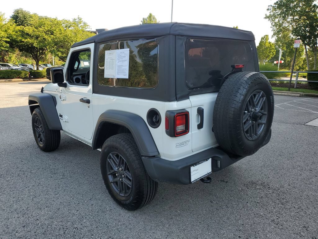 Used 2025 Jeep Wrangler Sport AWD/4WD image 3