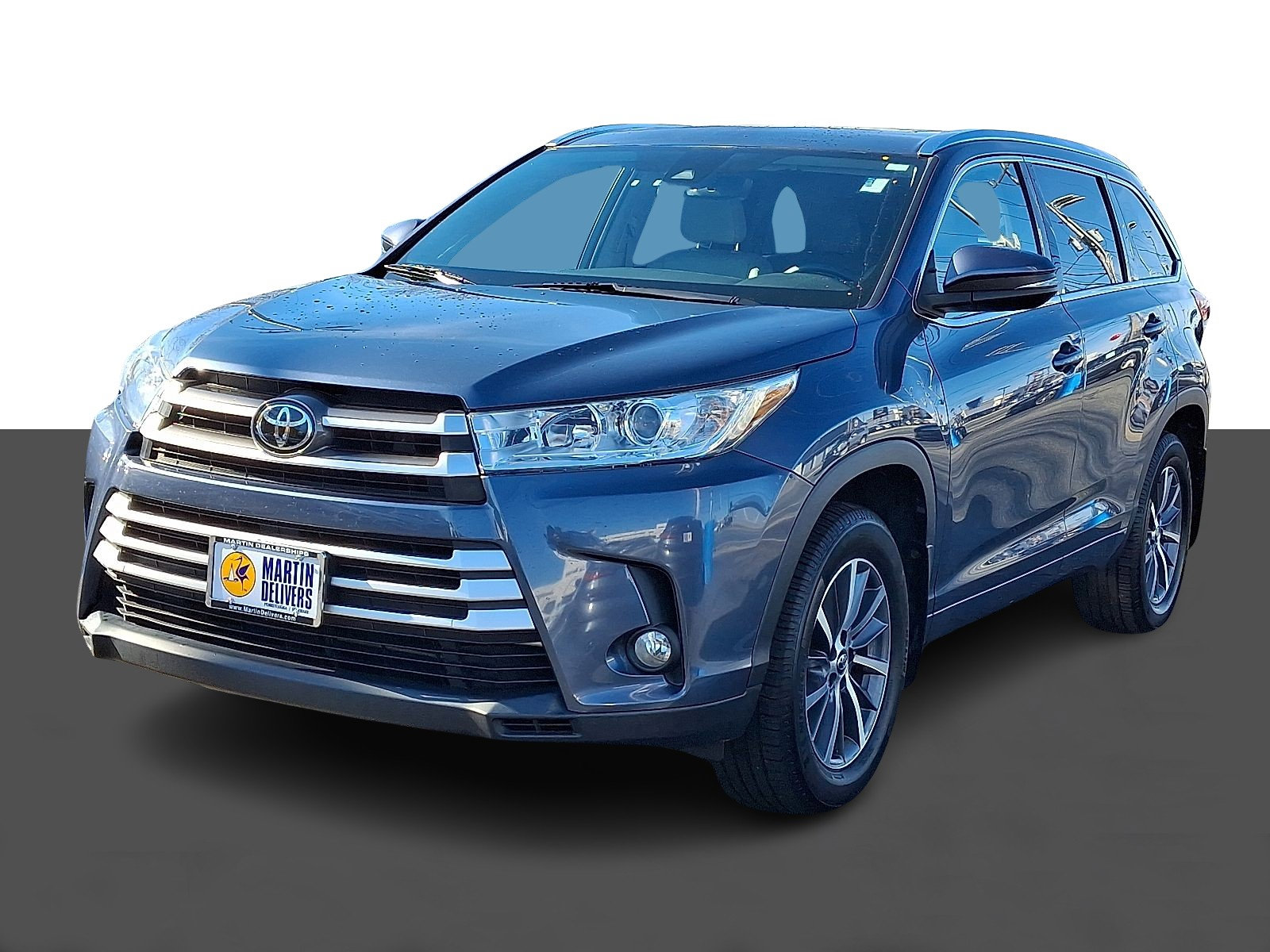 Used 2017 Toyota Highlander XLE image 3