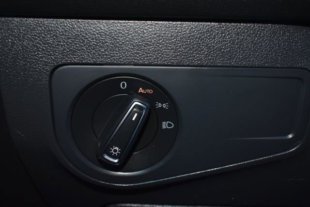 Used 2023 Volkswagen Tiguan SE image 19