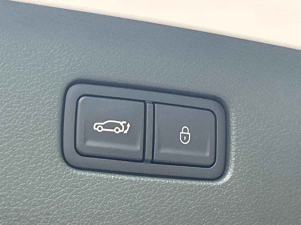 New 2026 Genesis GV80 2.5T RWD image 14