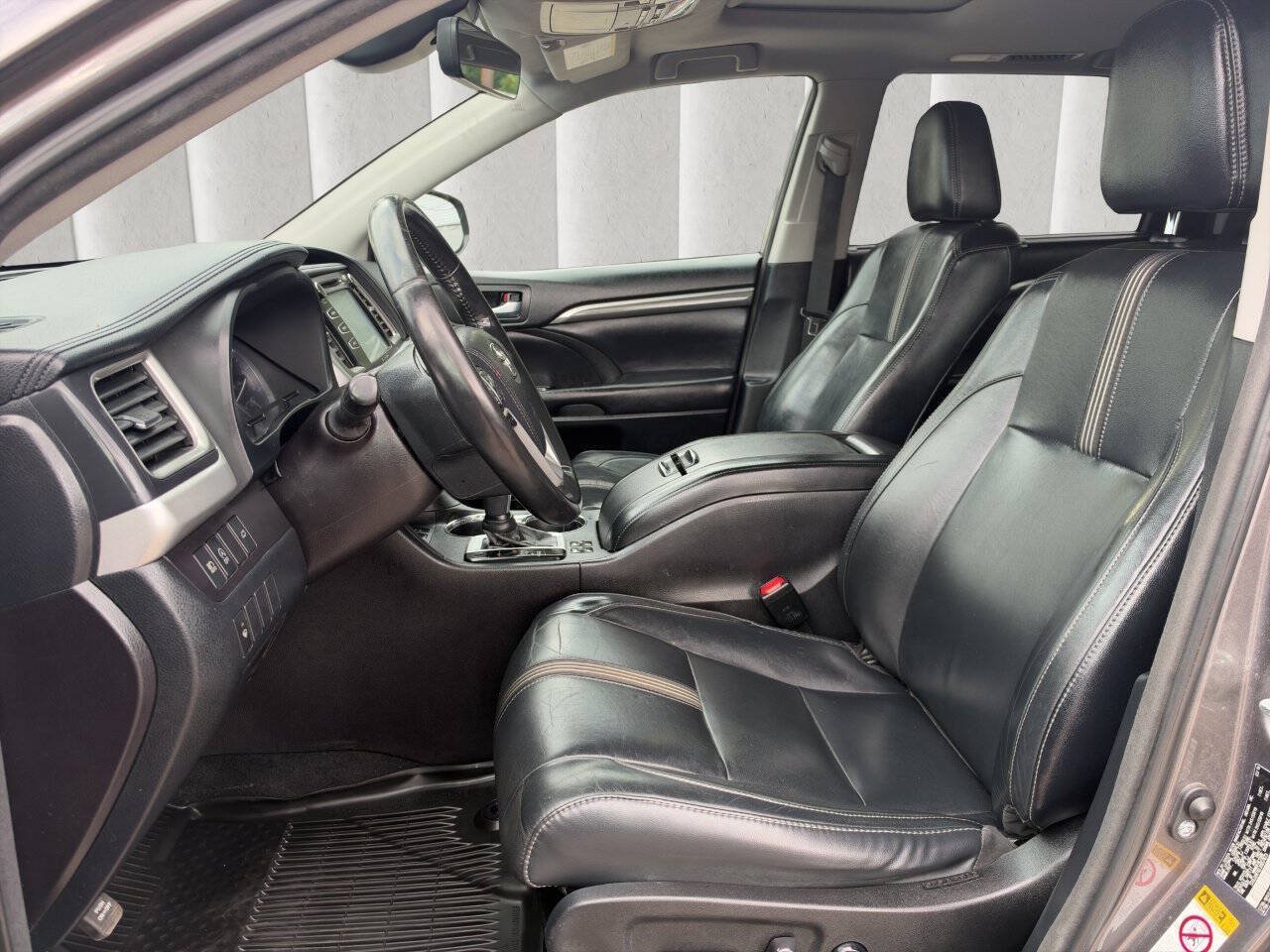 Used 2018 Toyota Highlander SE AWD/4WD image 9