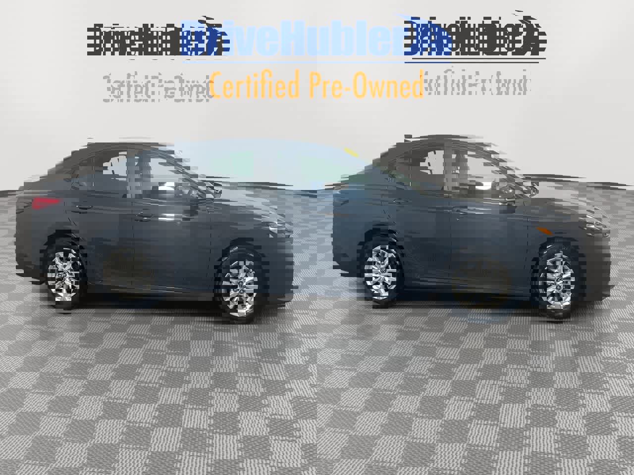 Used 2025 Toyota Camry LE image 5