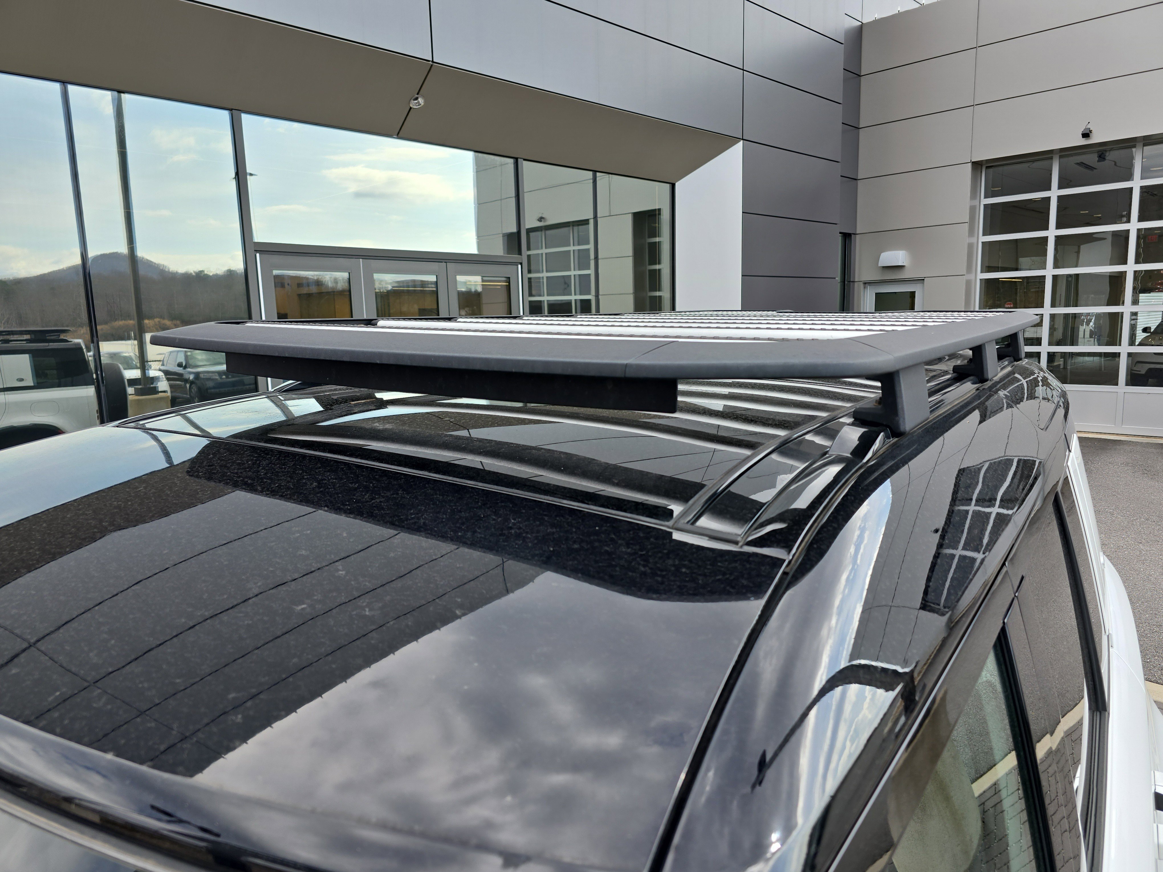 Used 2021 Land Rover Defender 110 X-Dynamic HSE image 12