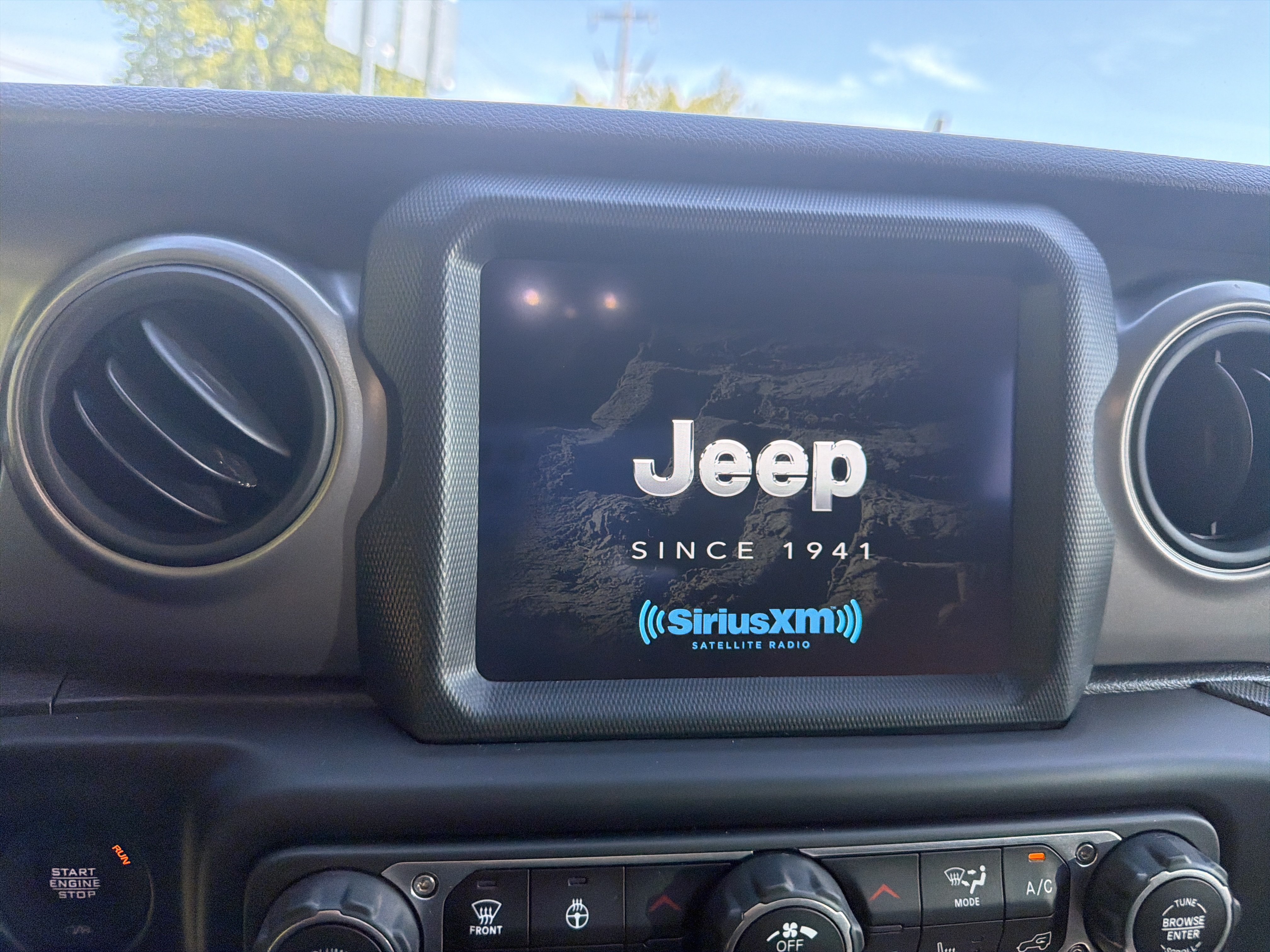 Used 2021 Jeep Wrangler Unlimited Sport AWD/4WD image 23