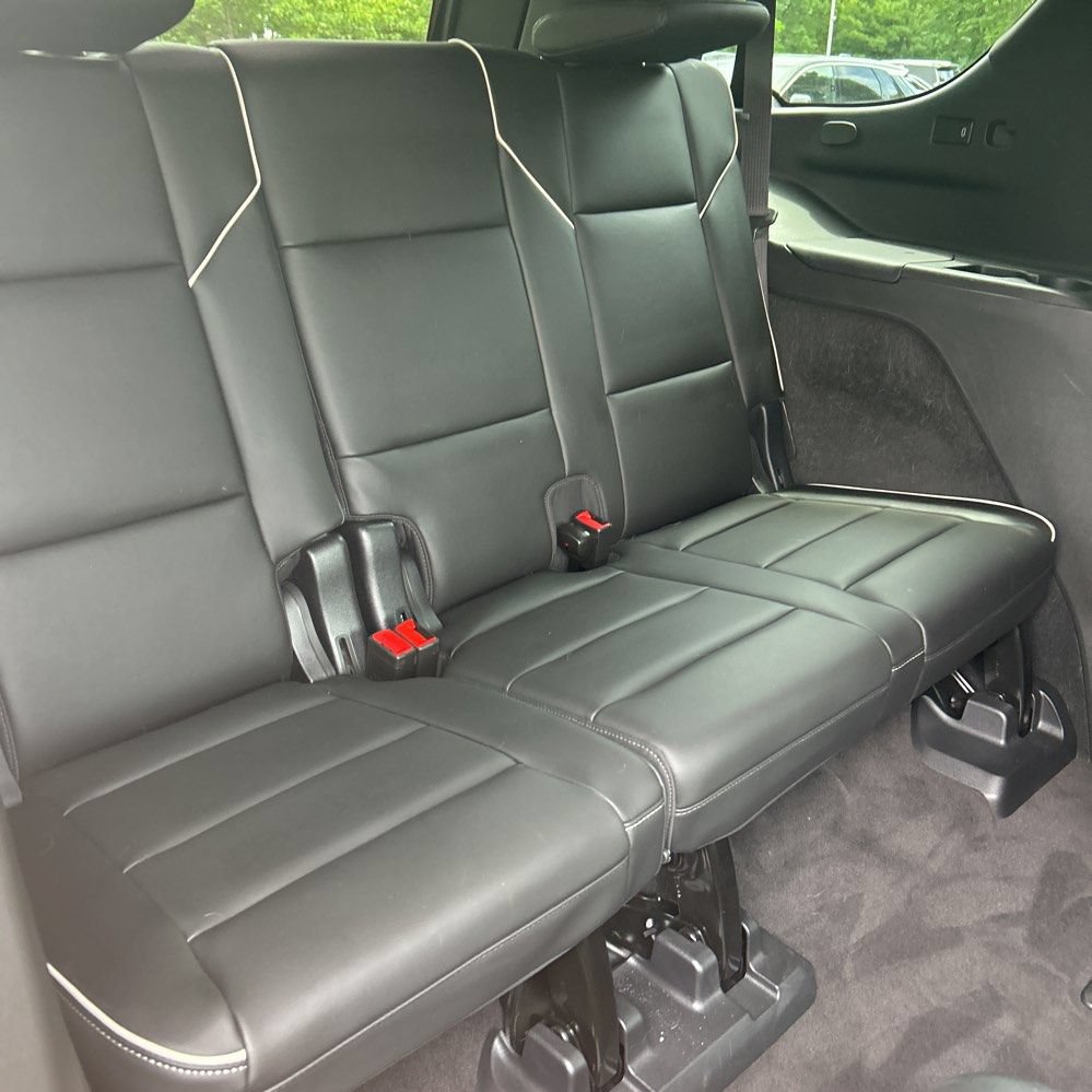 Used 2022 Cadillac Escalade Premium Luxury AWD/4WD image 6