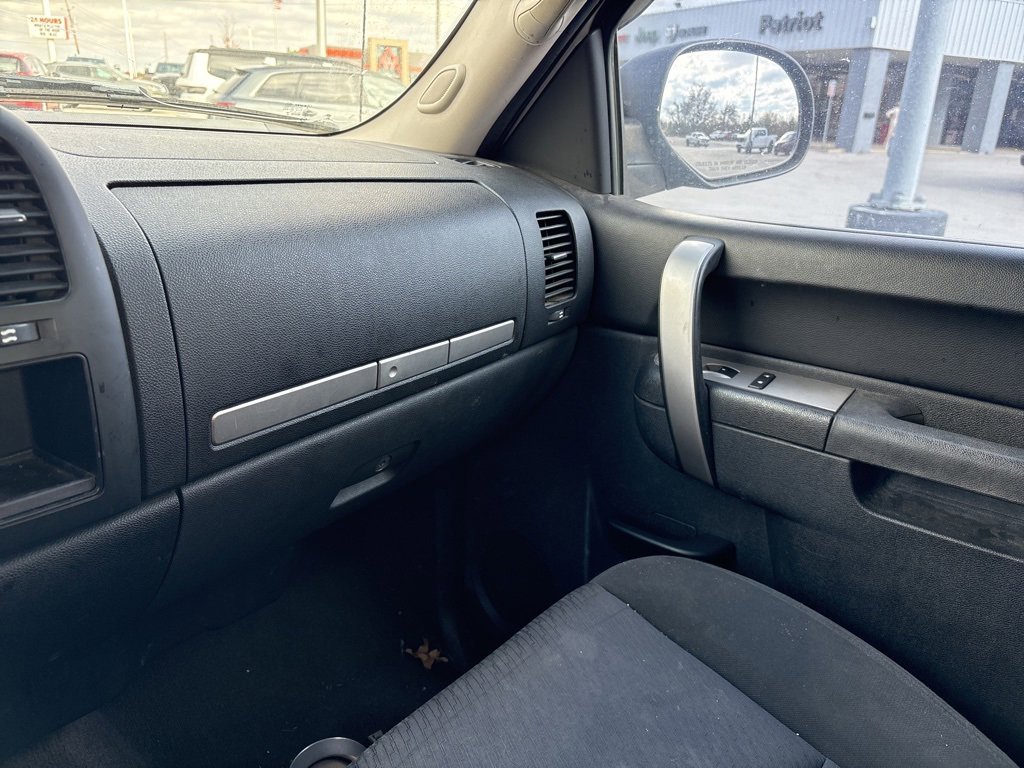 Used 2010 Chevrolet Silverado 1500 LT image 17