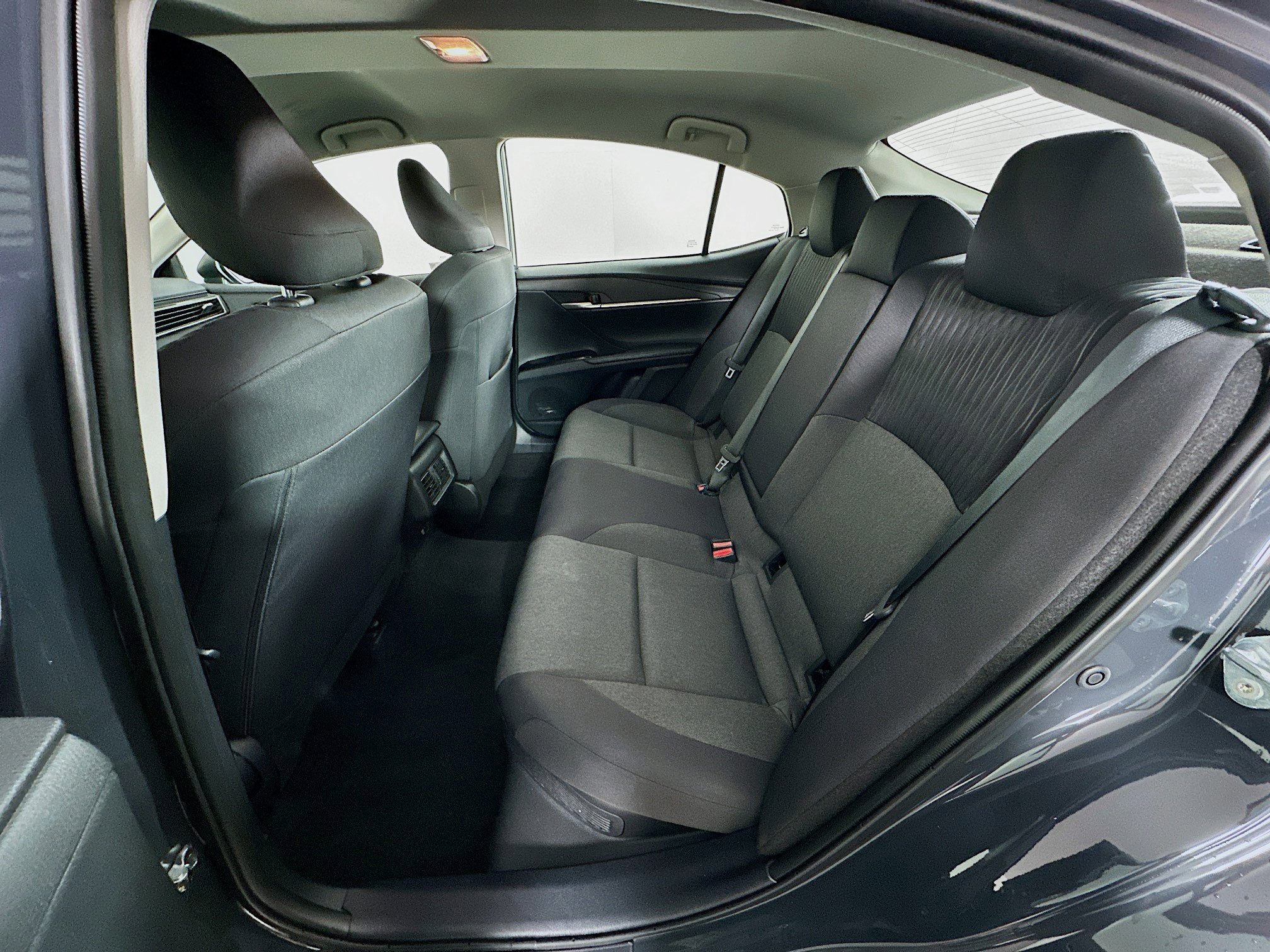 Used 2025 Toyota Camry LE image 29