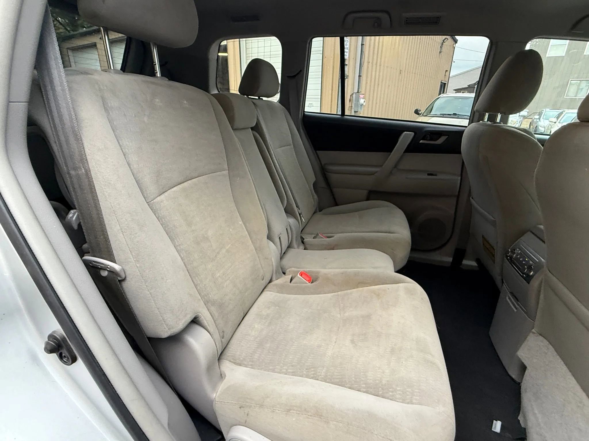 Used 2013 Toyota Highlander SE image 13