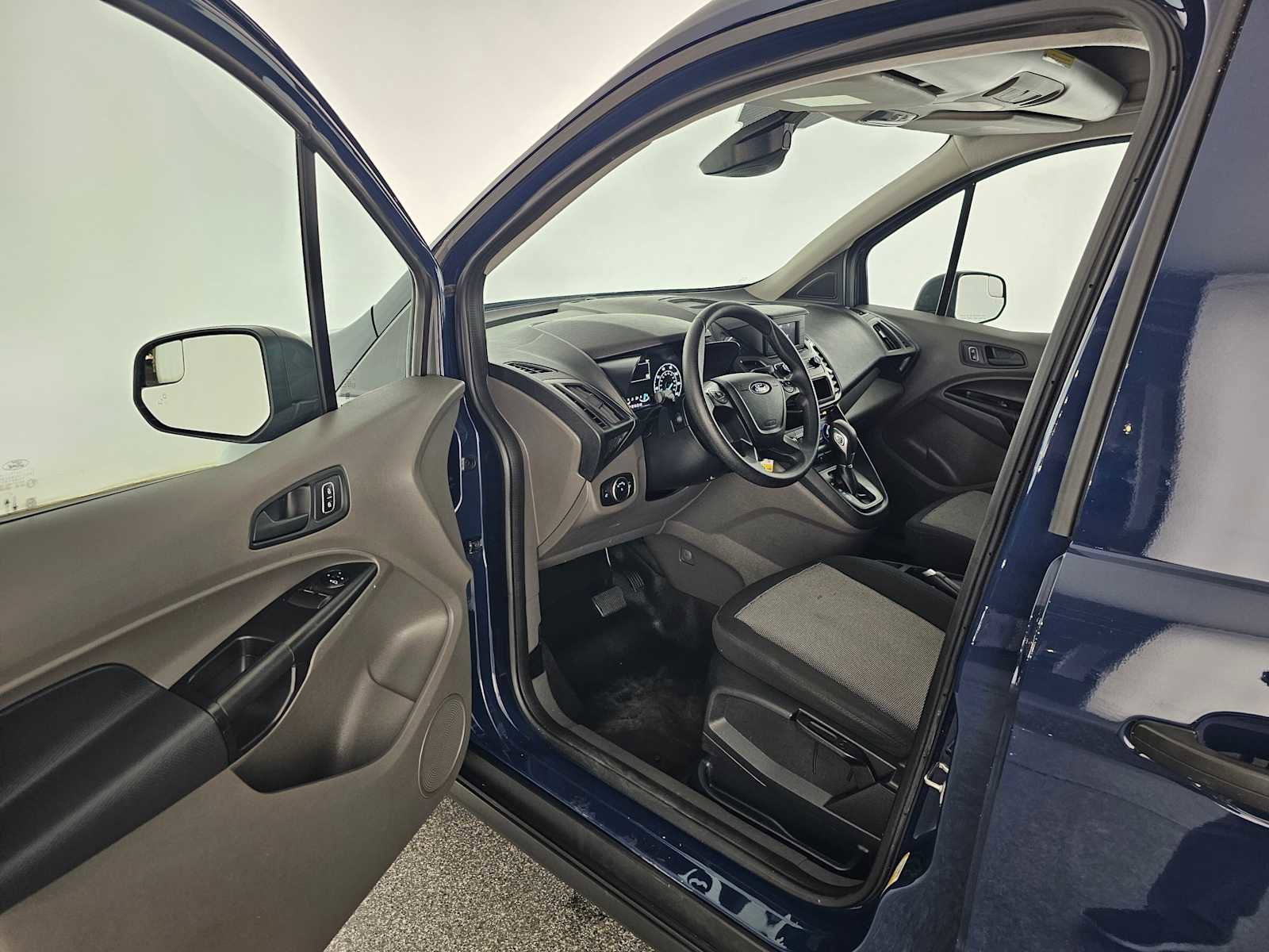 Used 2023 Ford Transit Connect XL image 17