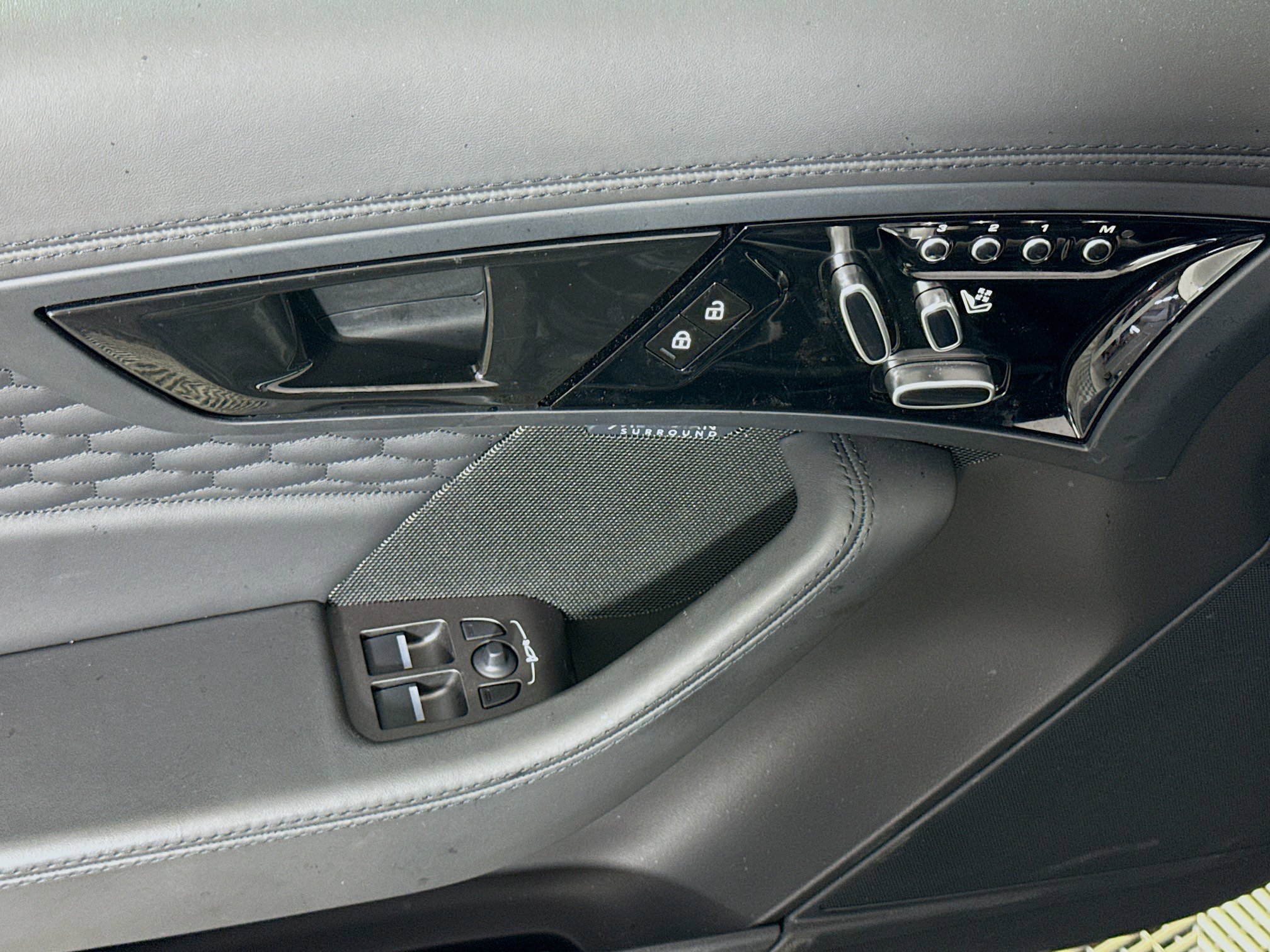 Used 2024 Jaguar F-TYPE Coupe AWD image 19