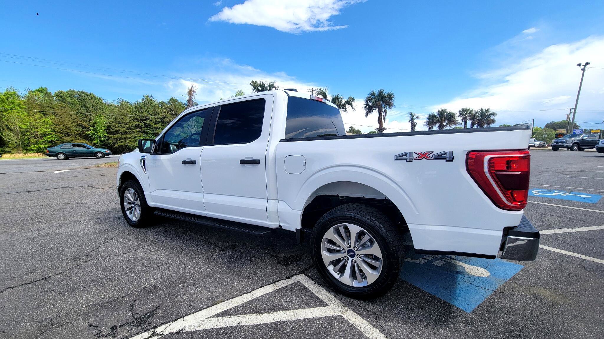 Used 2022 Ford F150 XLT w/ Trailer Tow Package image 9