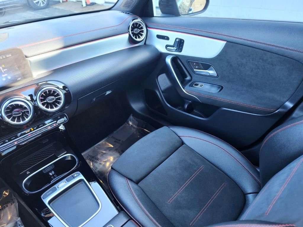Used 2024 Mercedes-Benz CLA 250 4MATIC image 13