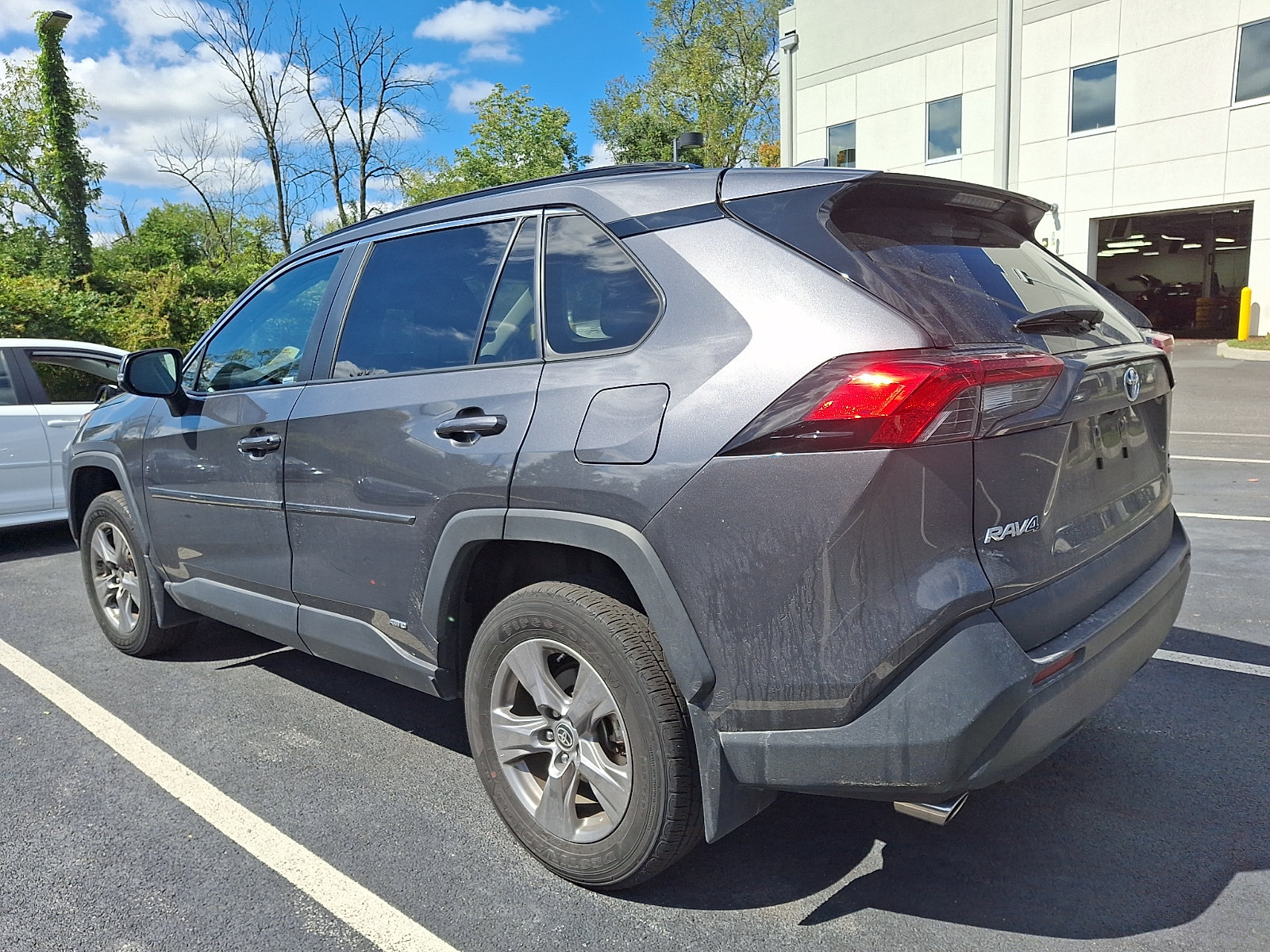 Used 2024 Toyota RAV4 XLE w/ Convenience Package AWD/4WD image 3