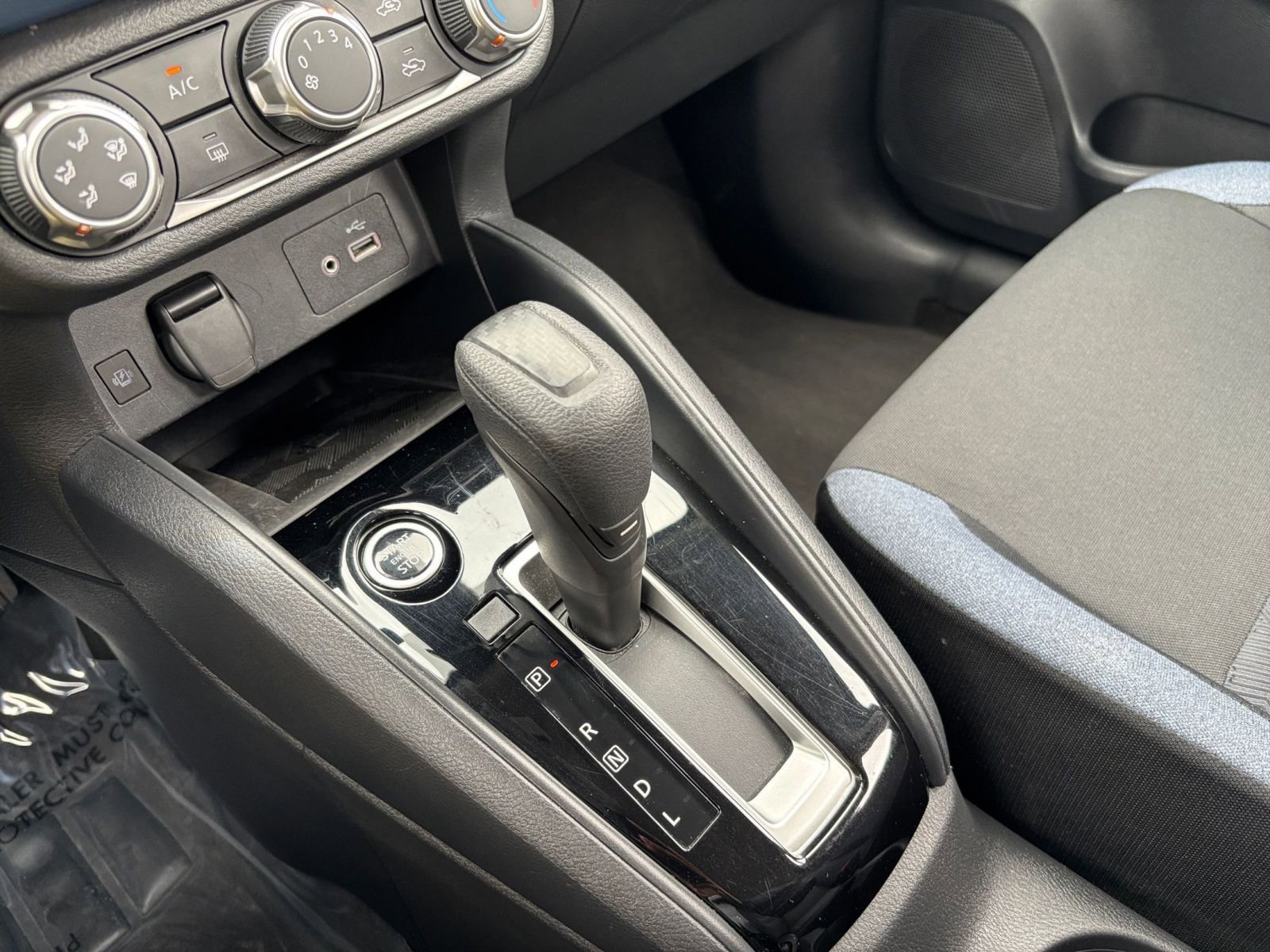 Used 2025 Nissan Versa SV image 39