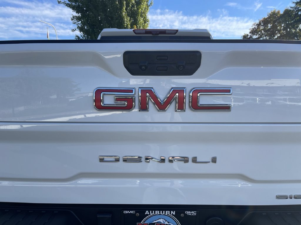 Used 2025 GMC Sierra 3500 Denali w/ Denali Reserve Package AWD/4WD image 33