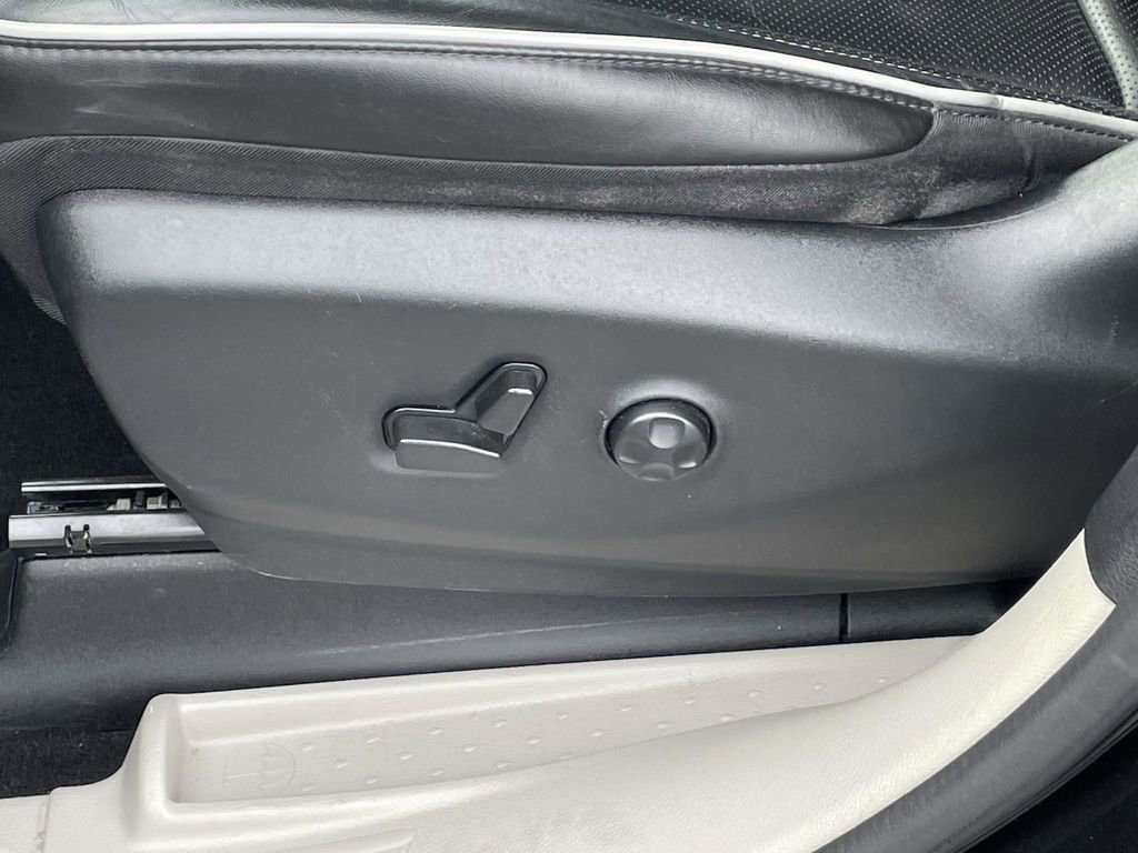 Certified 2023 Chrysler Pacifica Limited image 25