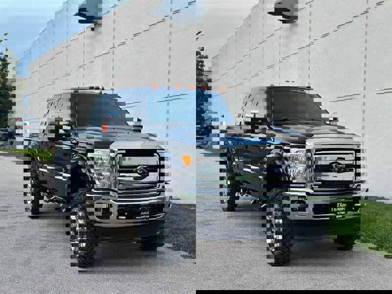 Used 2015 Ford F250 Lariat w/ Lariat Ultimate Package image 4