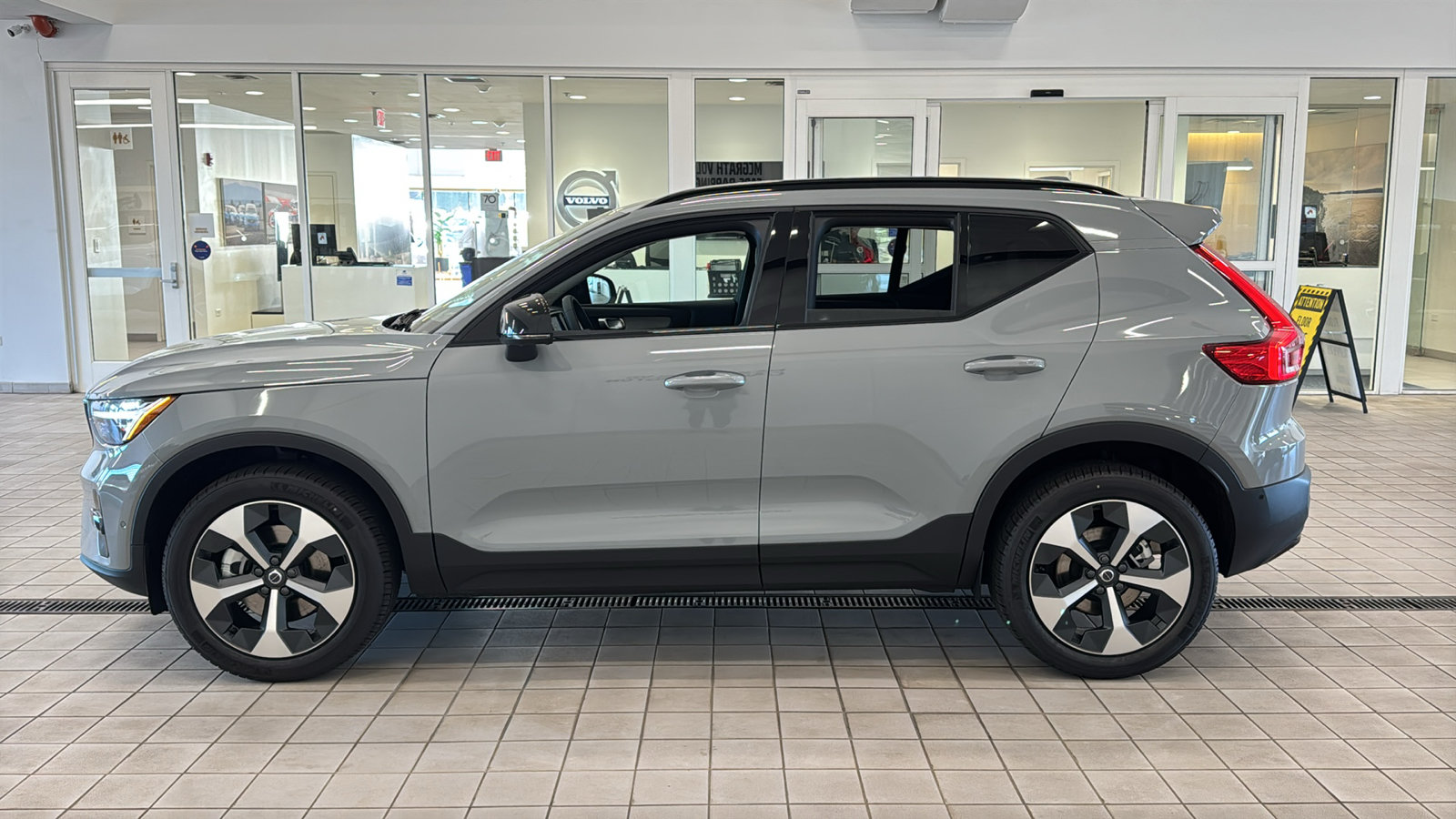 New 2026 Volvo XC40 B5 Plus w/ Protection Package Premier AWD/4WD image 8