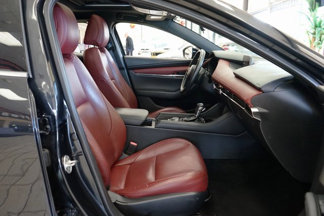 Used 2020 MAZDA MAZDA3 Hatchback w/ Premium Package image 40