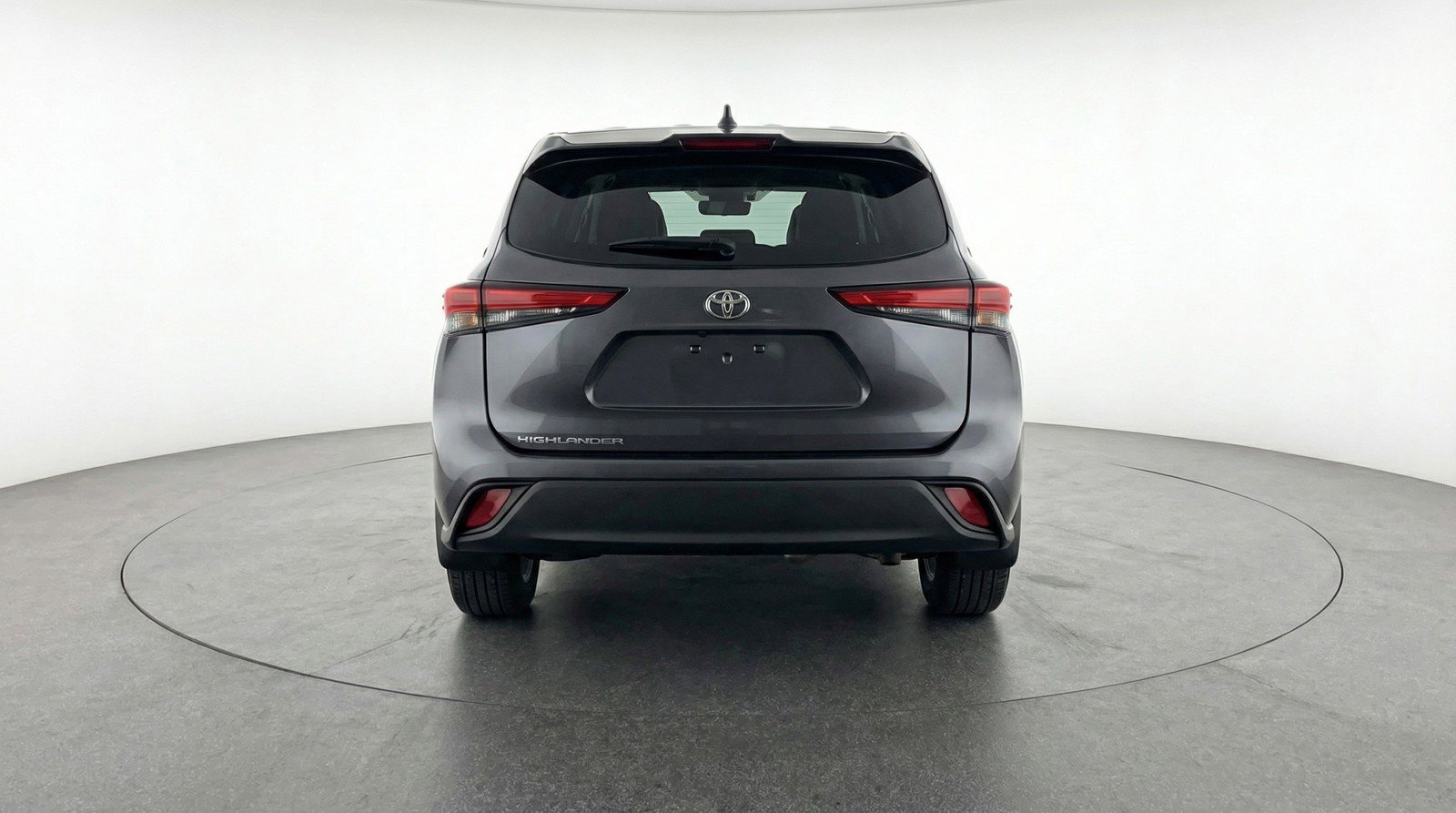 Used 2025 Toyota Highlander LE FWD image 7