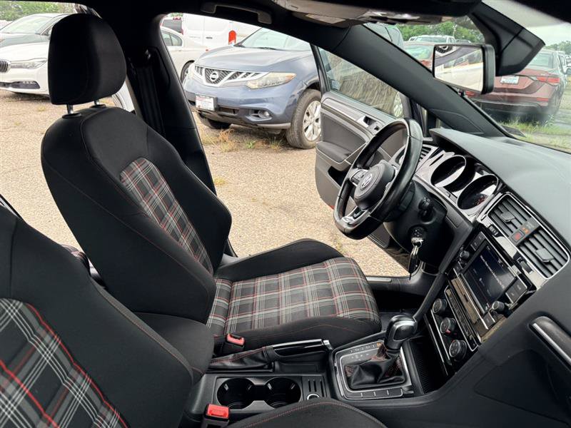 Used 2020 Volkswagen Golf 4-Door FWD image 14